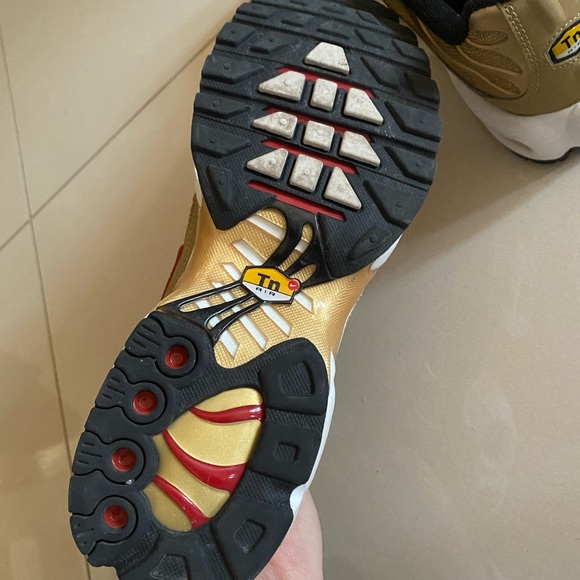 Nike Air Max Plus - Picture 3 of 5
